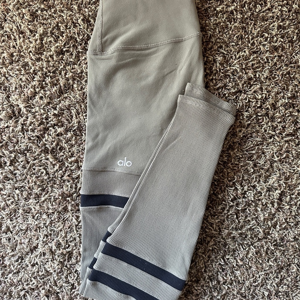 ALO Yoga Green/black “legit Leggings”